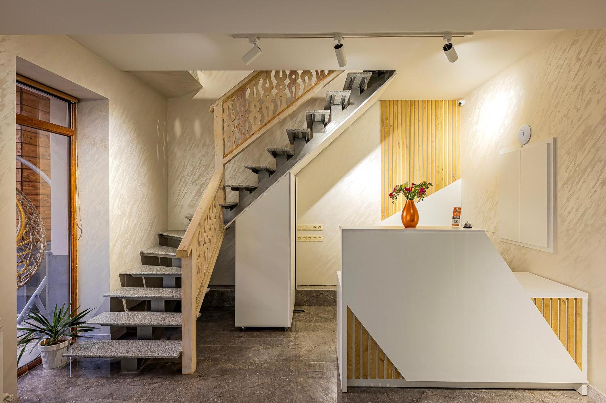 Taniqinn Dilijan Hotel Ngoại thất bức ảnh