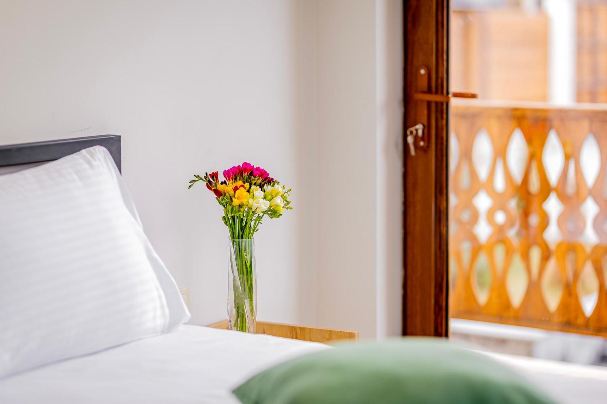 Taniqinn Dilijan Hotel Ngoại thất bức ảnh