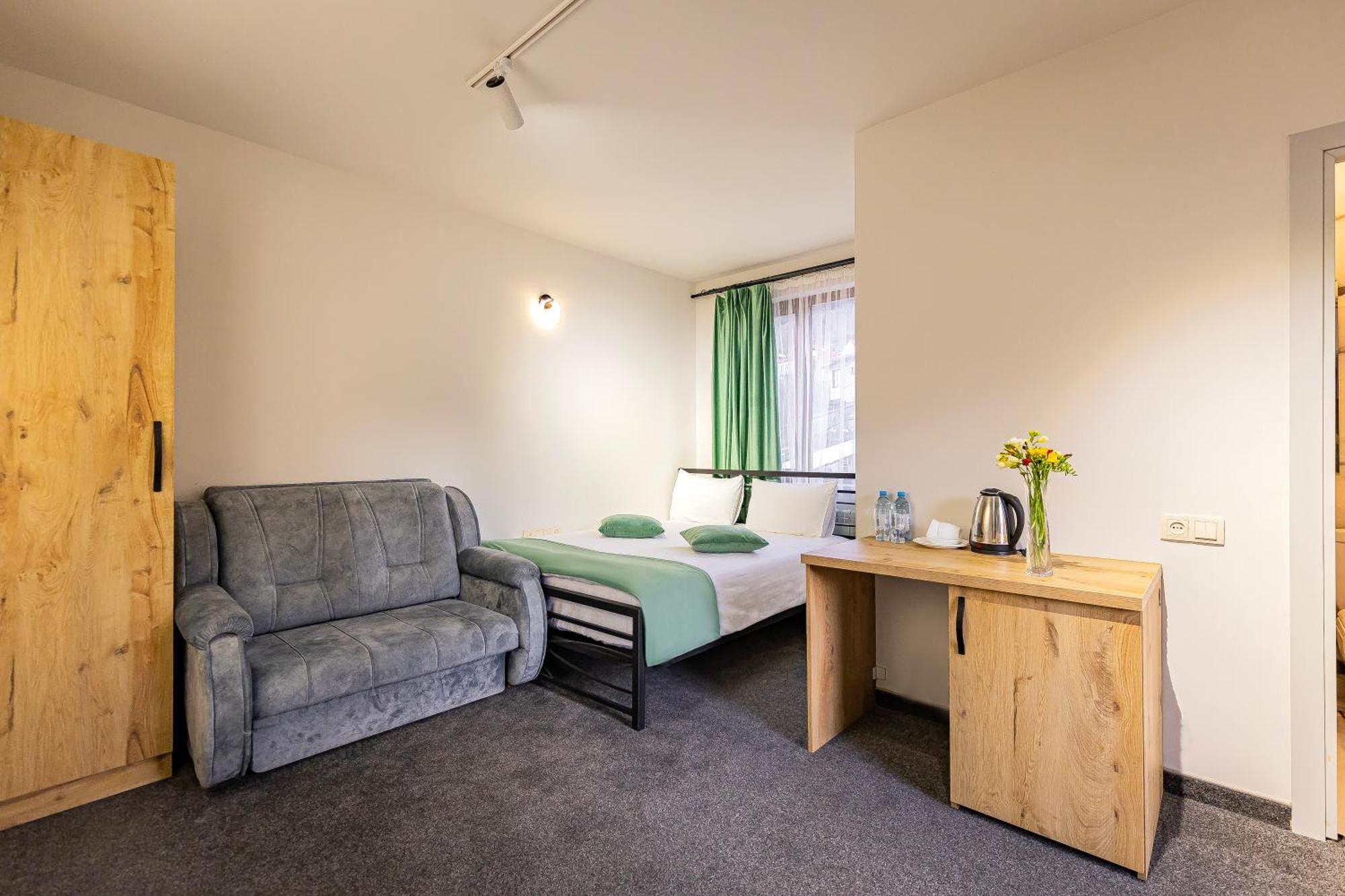 Taniqinn Dilijan Hotel Ngoại thất bức ảnh