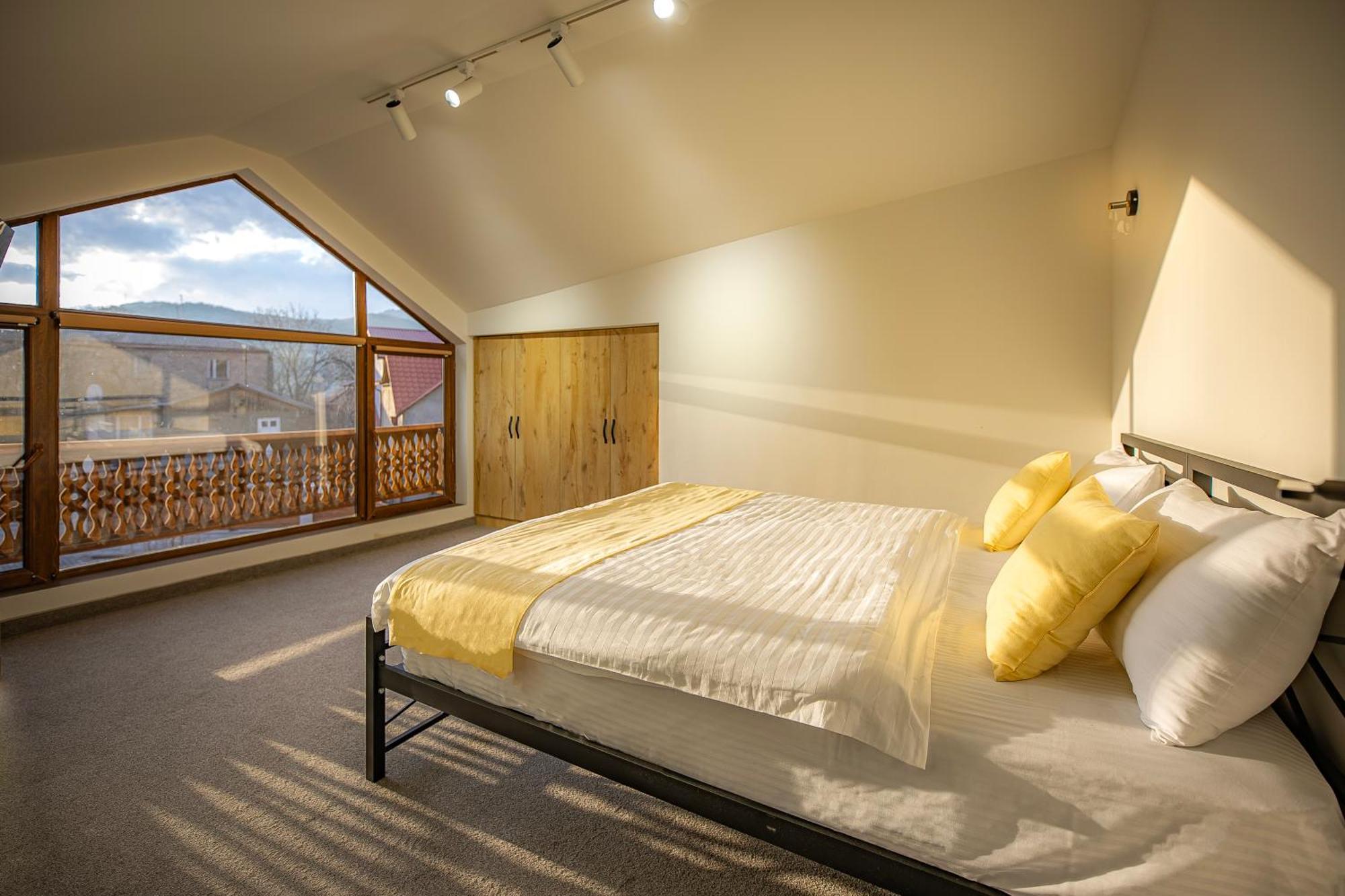 Taniqinn Dilijan Hotel Ngoại thất bức ảnh