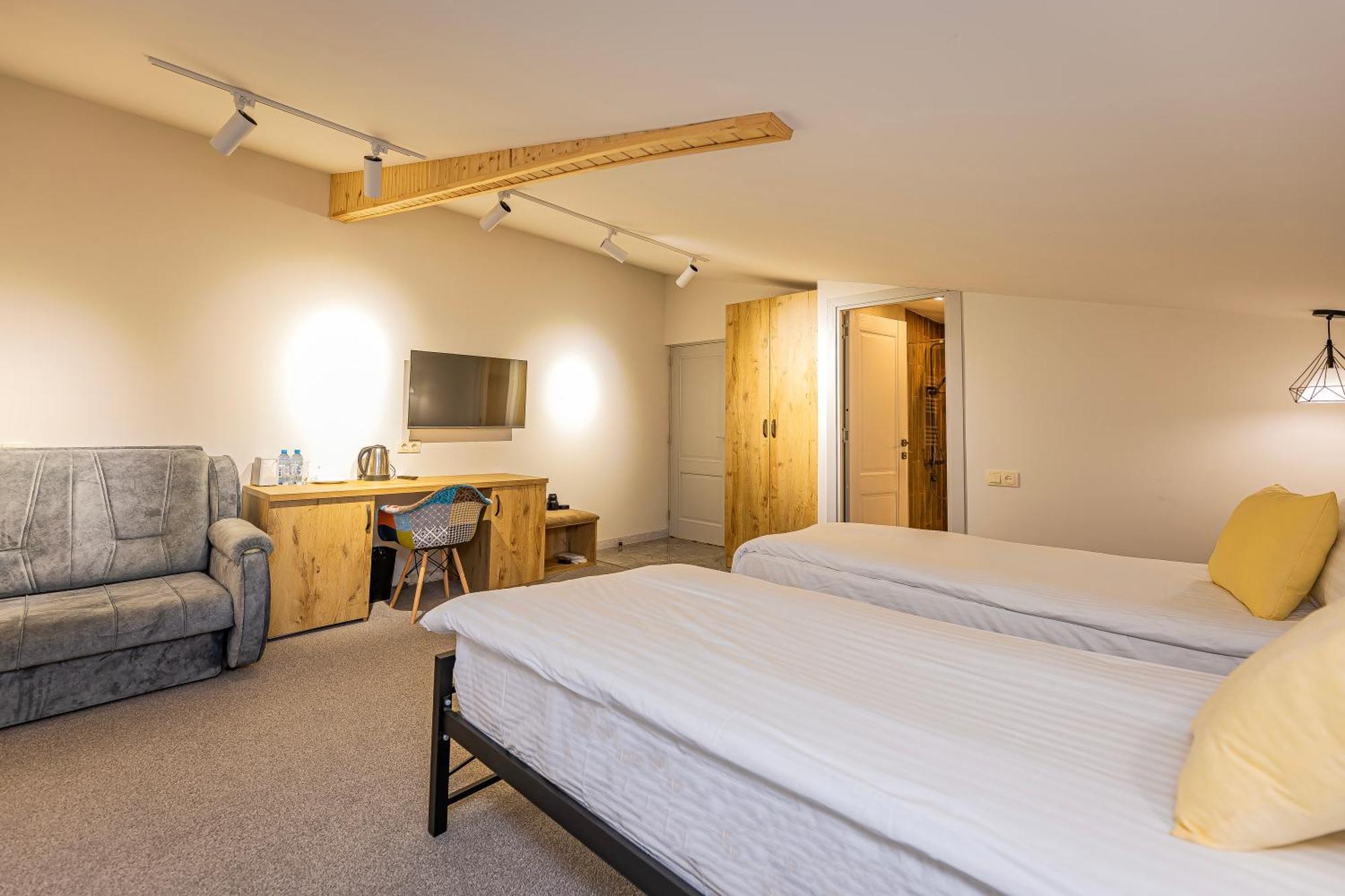 Taniqinn Dilijan Hotel Ngoại thất bức ảnh