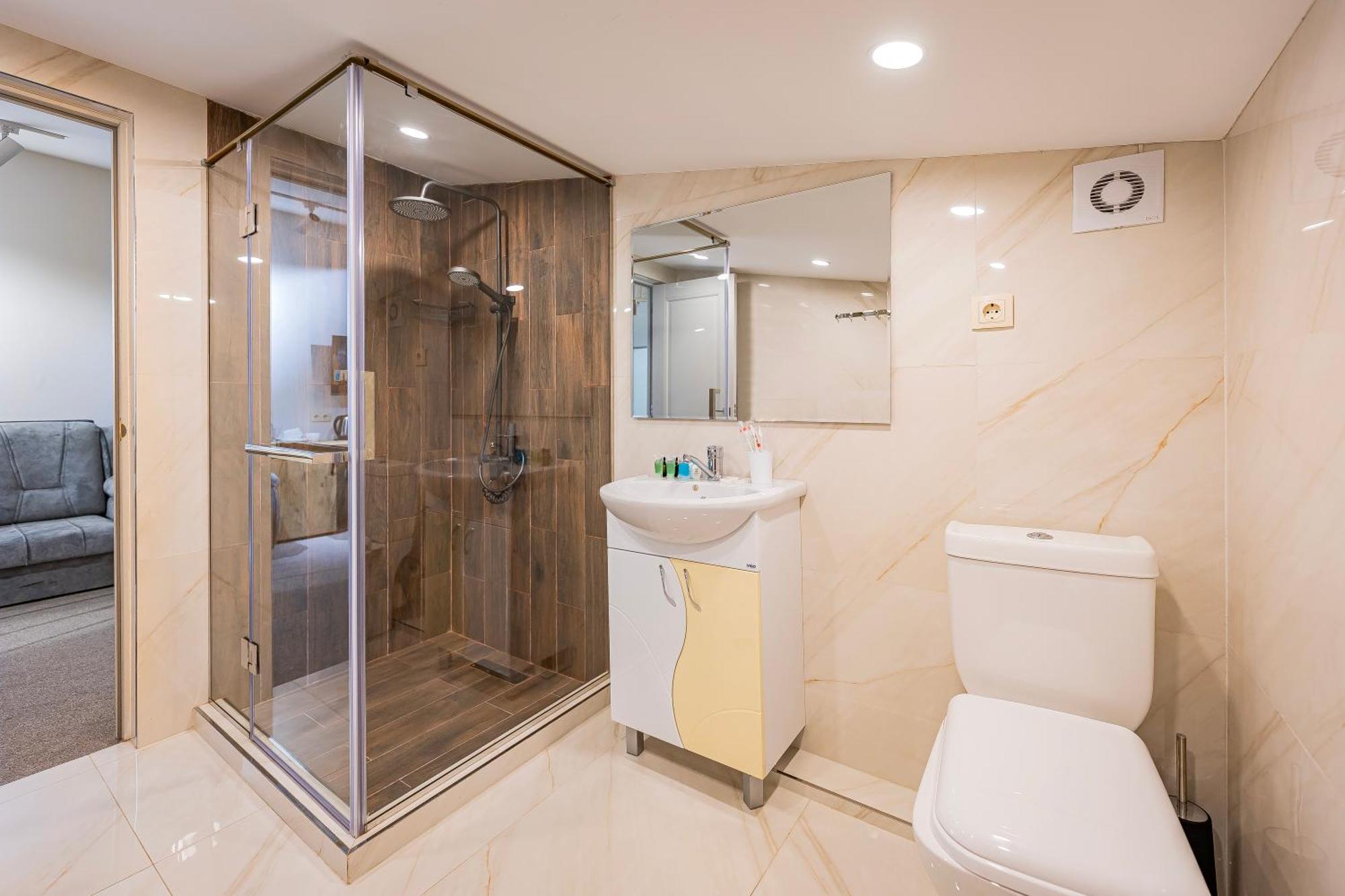 Taniqinn Dilijan Hotel Ngoại thất bức ảnh