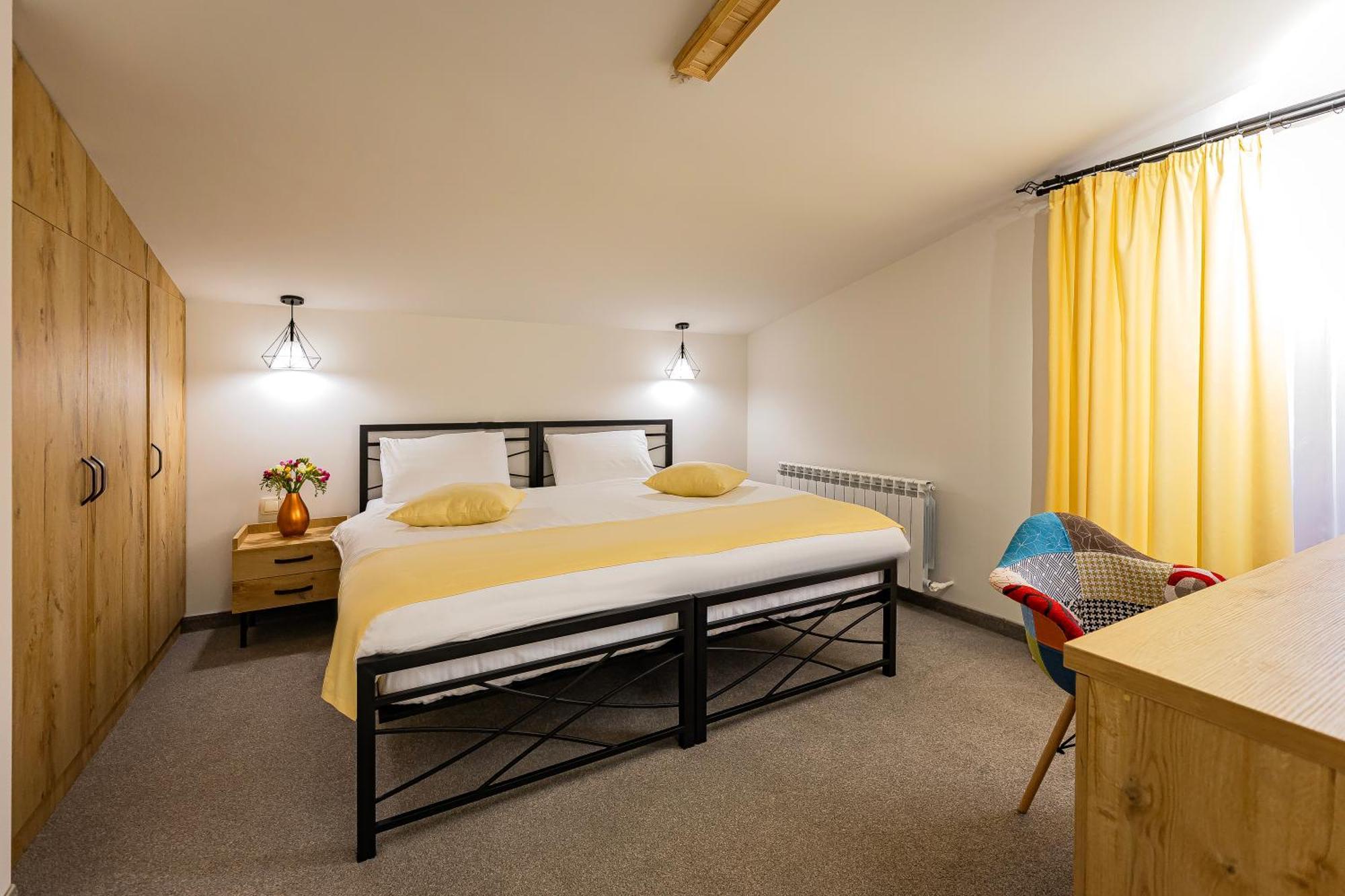 Taniqinn Dilijan Hotel Ngoại thất bức ảnh