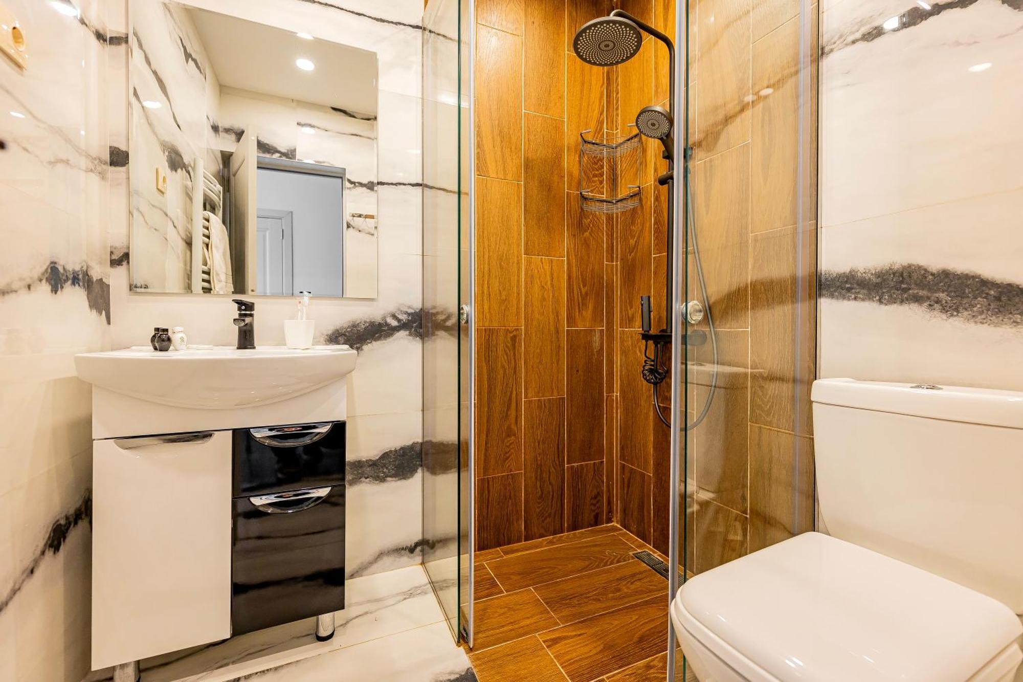 Taniqinn Dilijan Hotel Ngoại thất bức ảnh