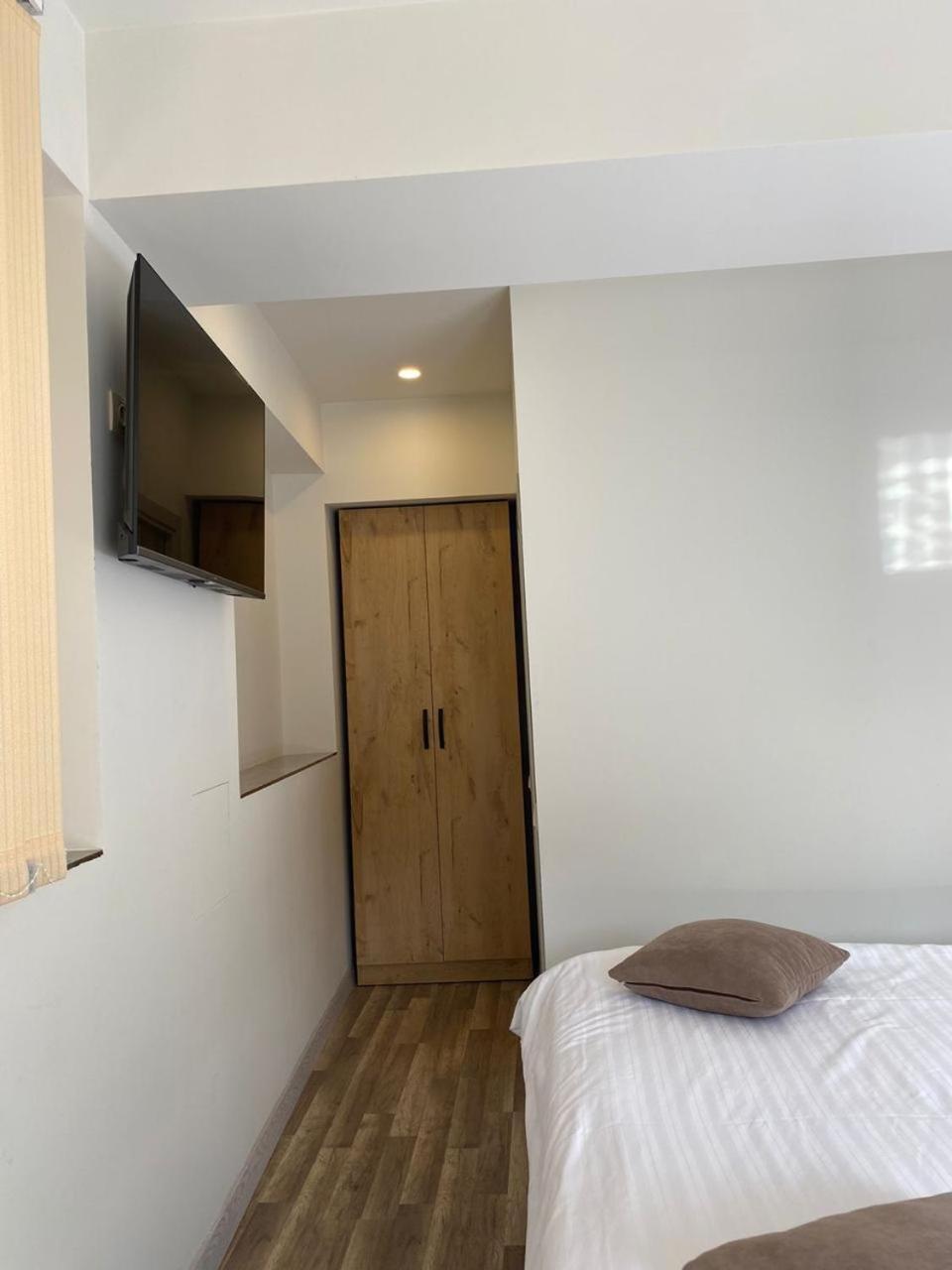 Taniqinn Dilijan Hotel Ngoại thất bức ảnh