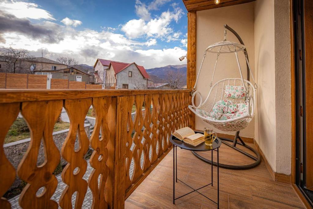 Taniqinn Dilijan Hotel Ngoại thất bức ảnh